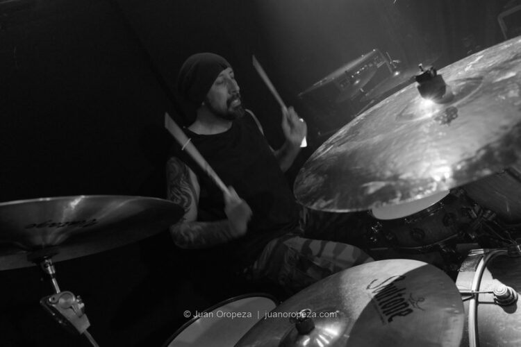 Candy 66. Gustavo Morantes desde arriba de la batería: el pulso del metal.