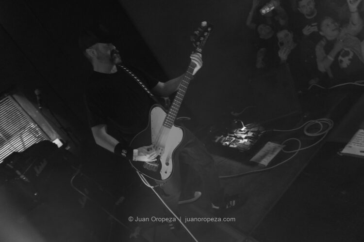 Candy 66. Las cuerdas de Candy 66 desde una perspectiva cercana.