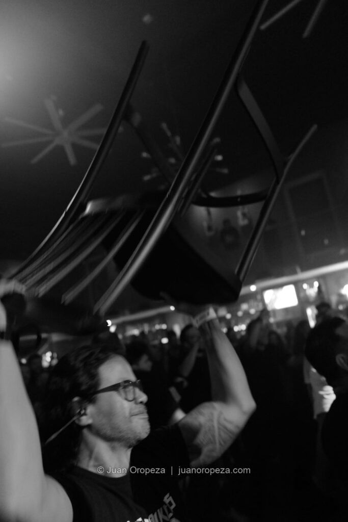 Candy 66. Un gesto del público que resume la intensidad de la noche.