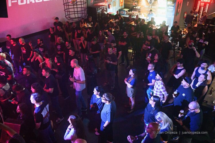 Fordelucs. La sala vista desde la tarima: el otro lado del concierto.